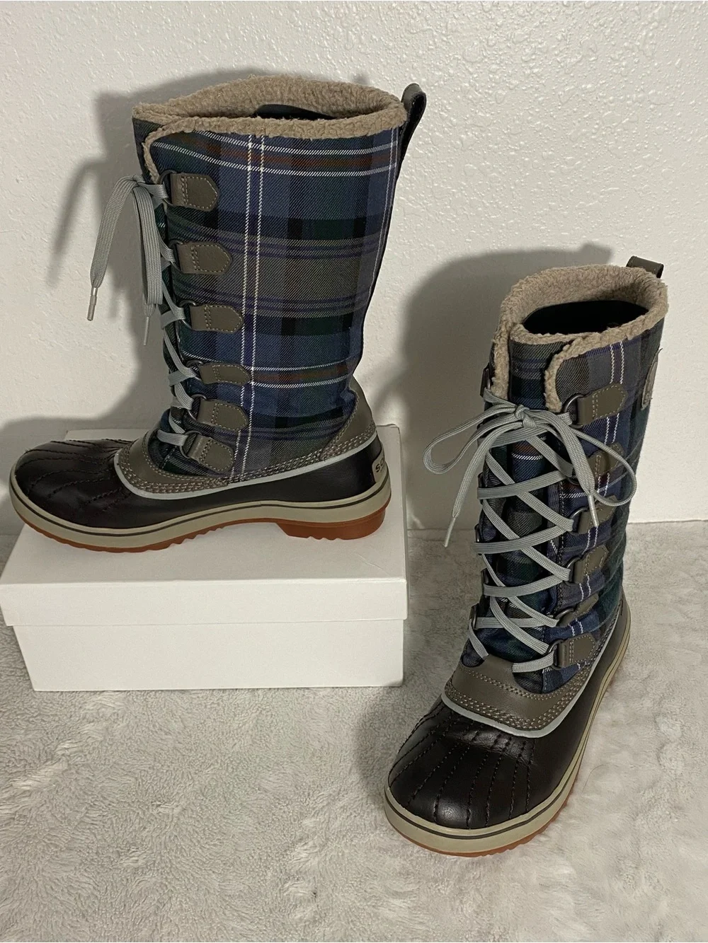 Sorel Tivoli Tall Plaid Lined Waterproof Boots Women’s Size 7